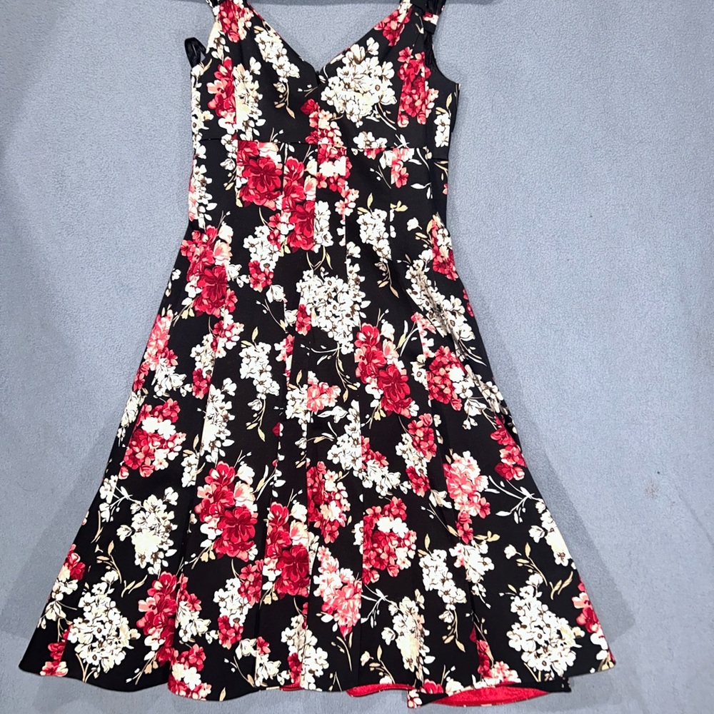 White House Black Market Floral Dress in Black and Red